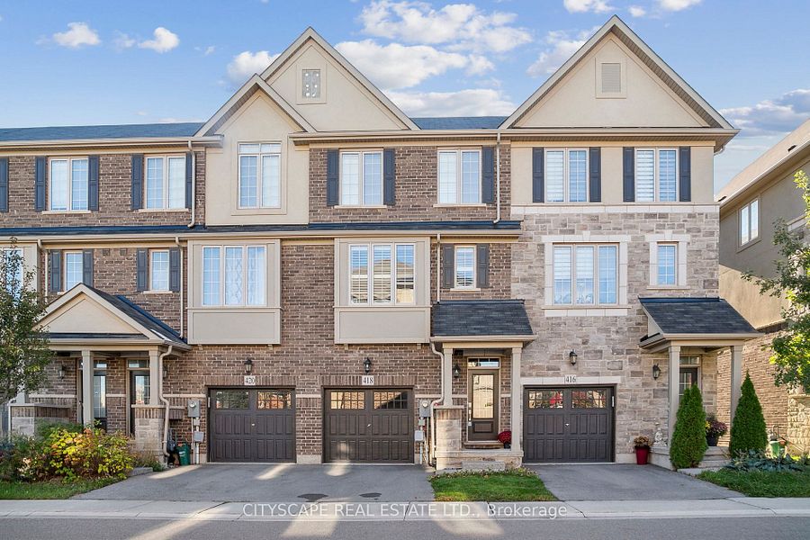 Elegant Townhouse for sale in Rural Oakville
