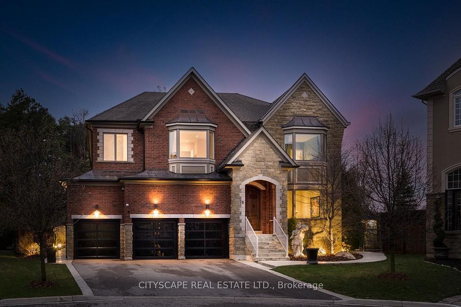 Luxurious Home for sale in Upper Thornhill