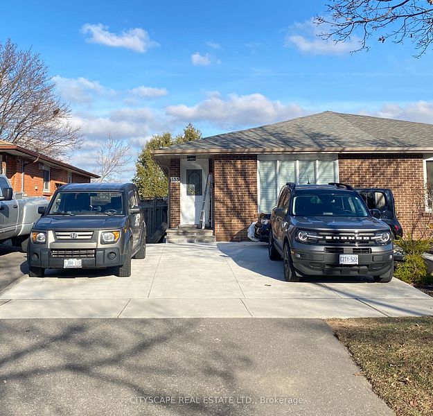 Beautiful Apartment for lease in Streetsville