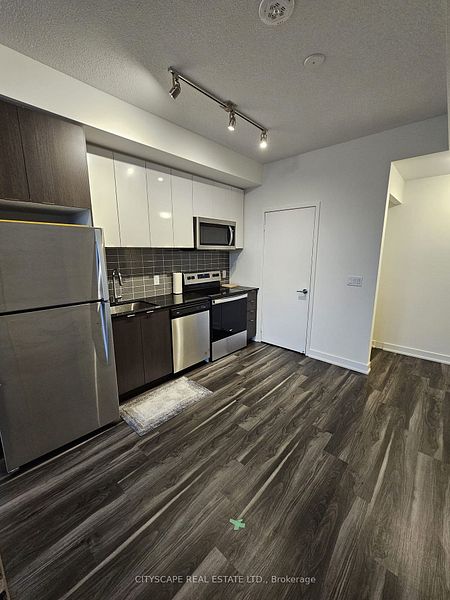 Beautiful 1-Bed Condo for Lease in Toronto