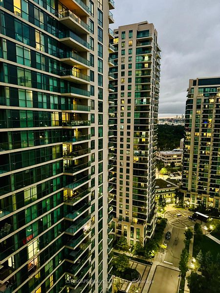 Beautiful Condo for Lease at One Sherway