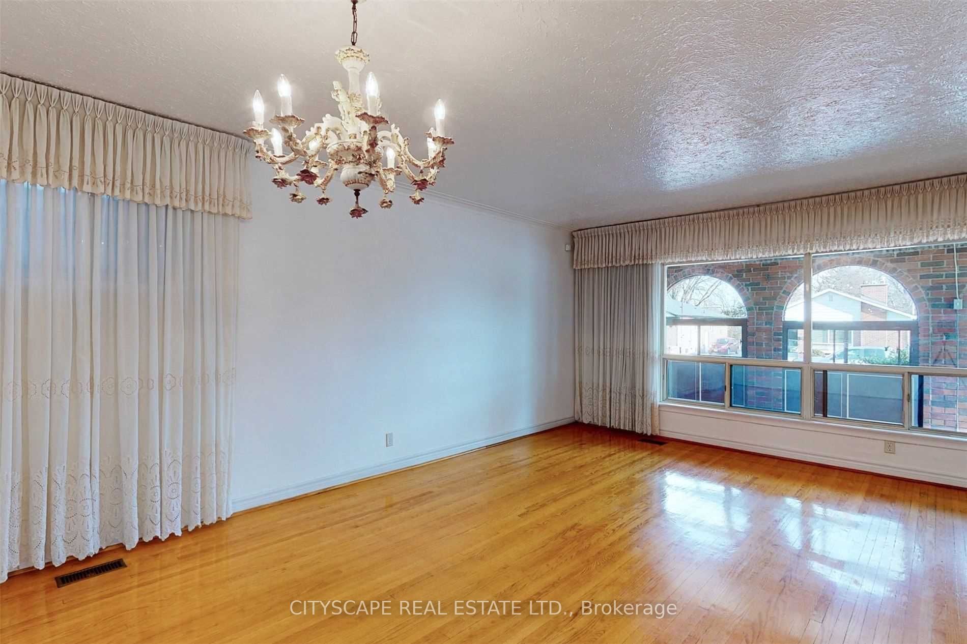 FOR LEASE IN TORONTO