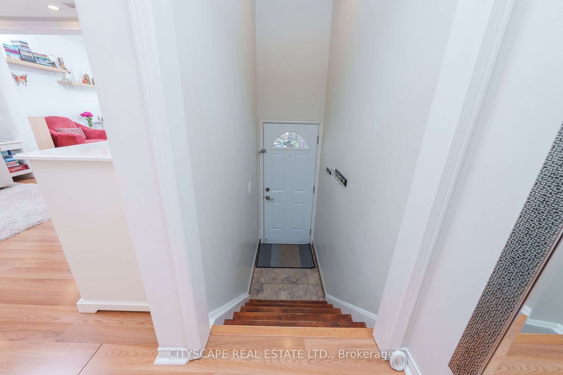 STACKED TOWNHOUSE FOR LEASE IN HALTON HILLS