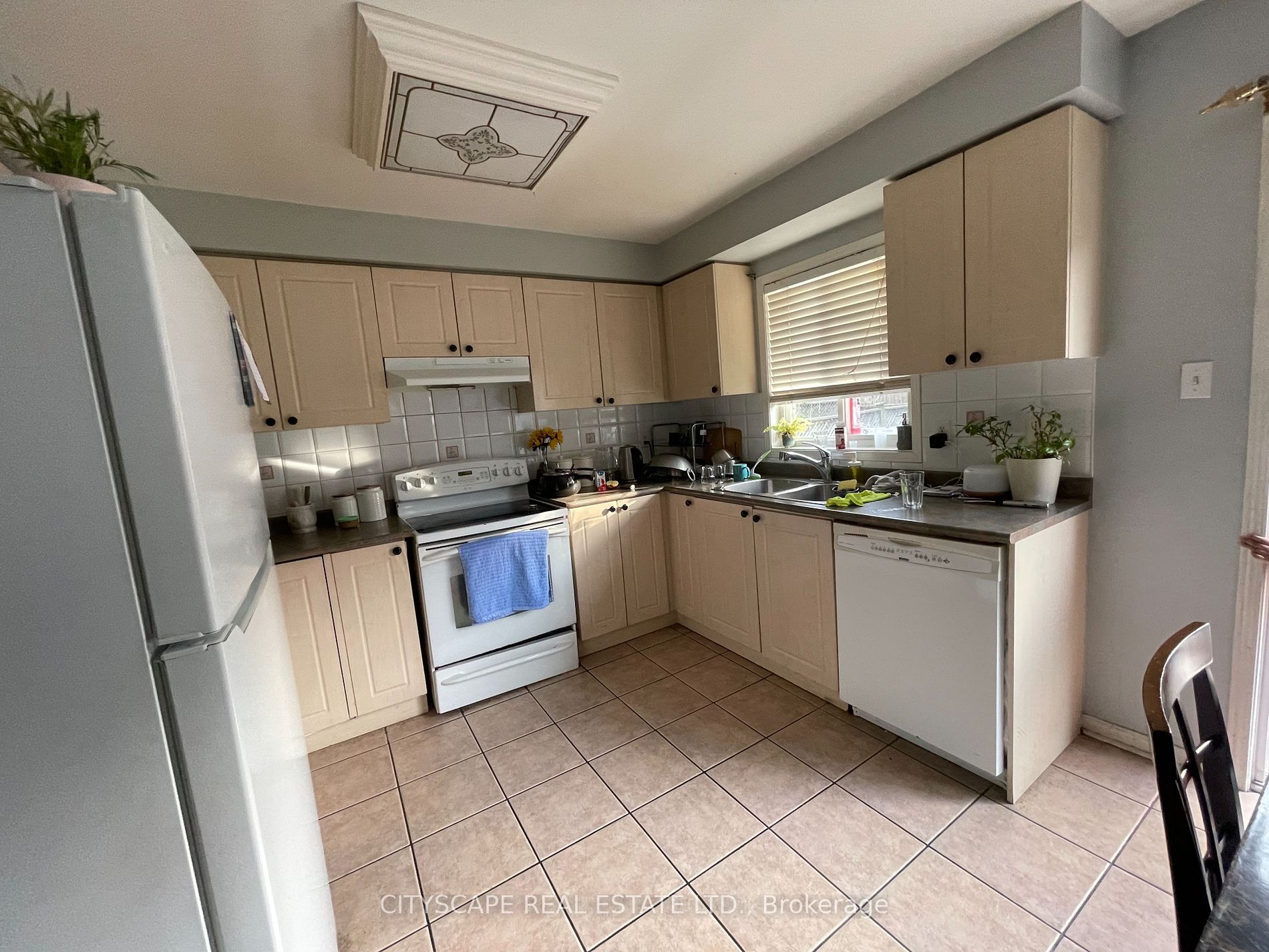 FOR LEASE / RENT IN BRAMPTON