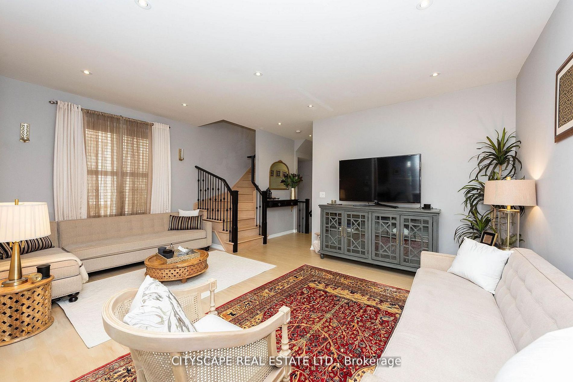 FOR LEASE / RENT IN MILTON