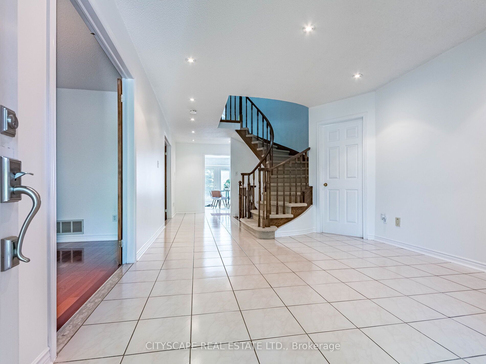 FOR LEASE / RENT IN OAKVILLE