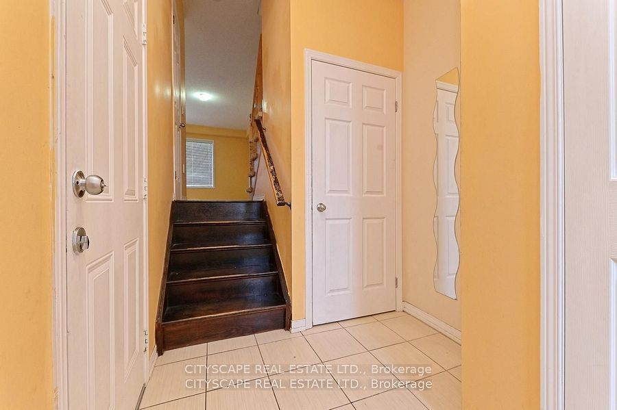 FOR LEASE / RENT IN HAMILTON