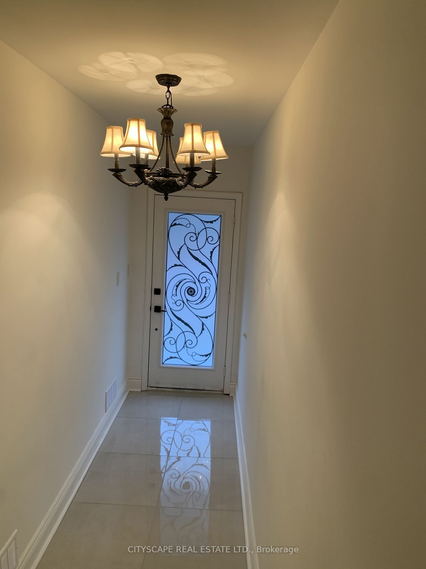 FOR LEASE / RENT IN HAMILTON