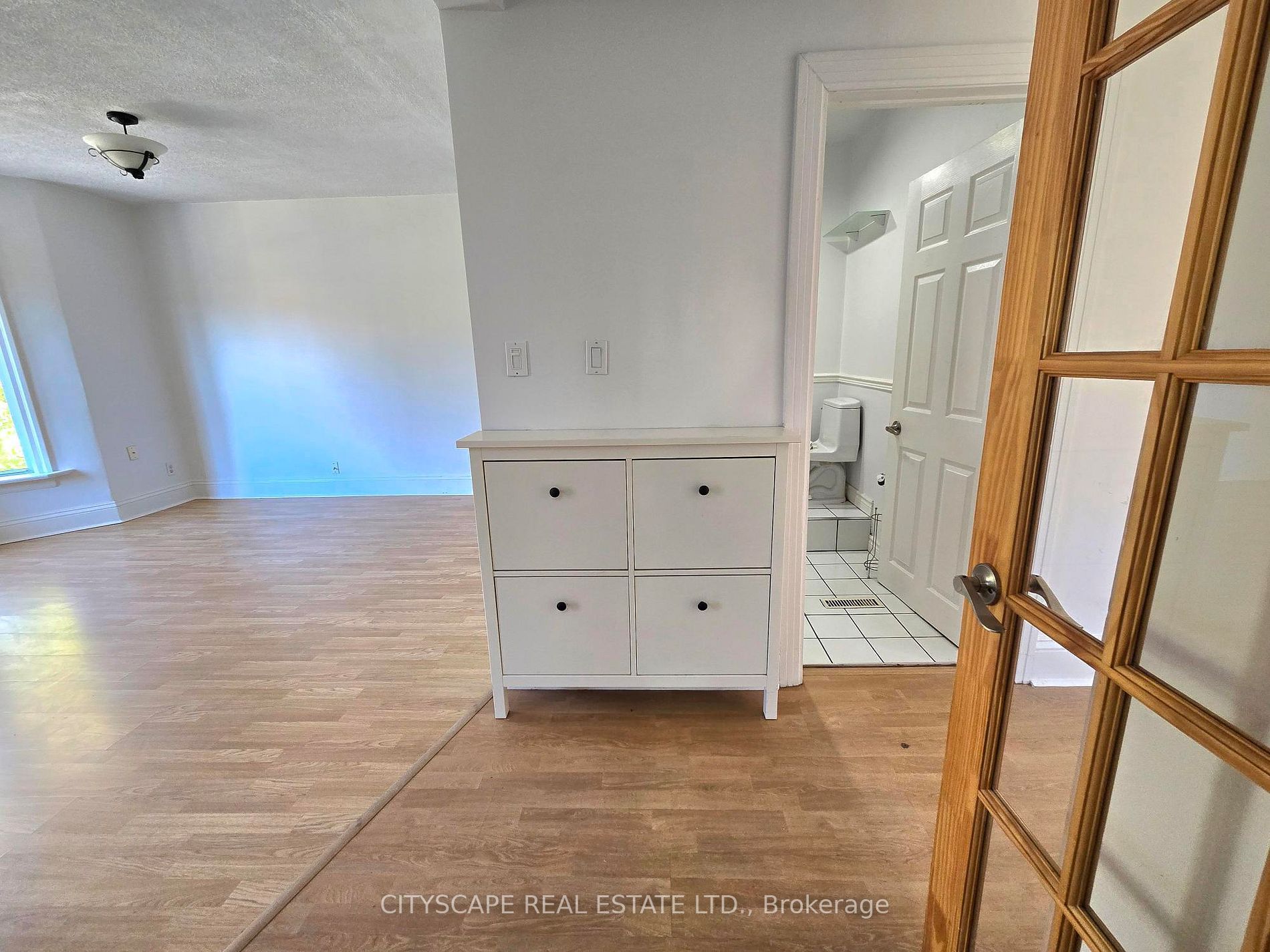 FOR LEASE /RENT IN HAMILTON