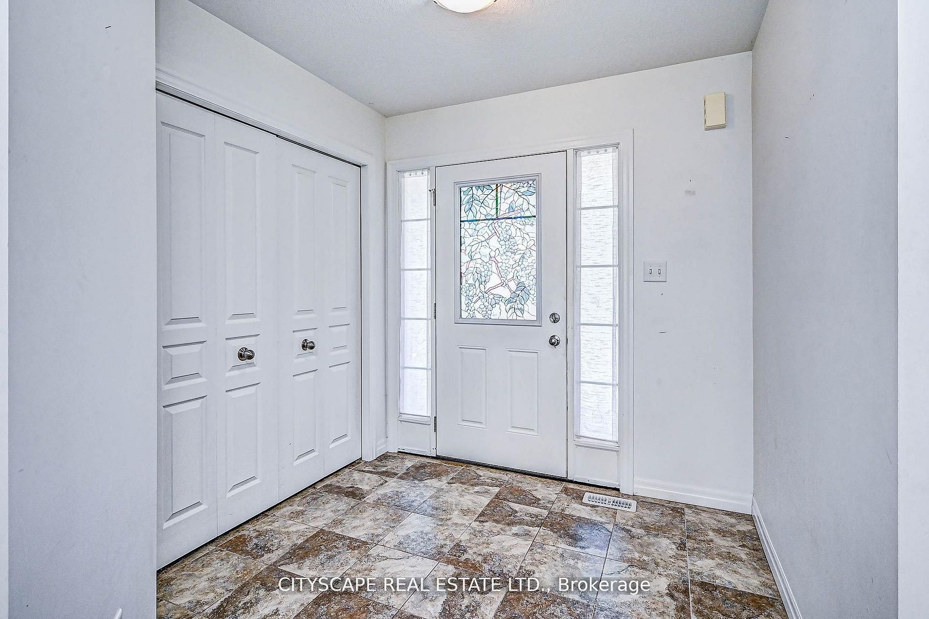 FOR LEASE/RENT IN KITCHENER